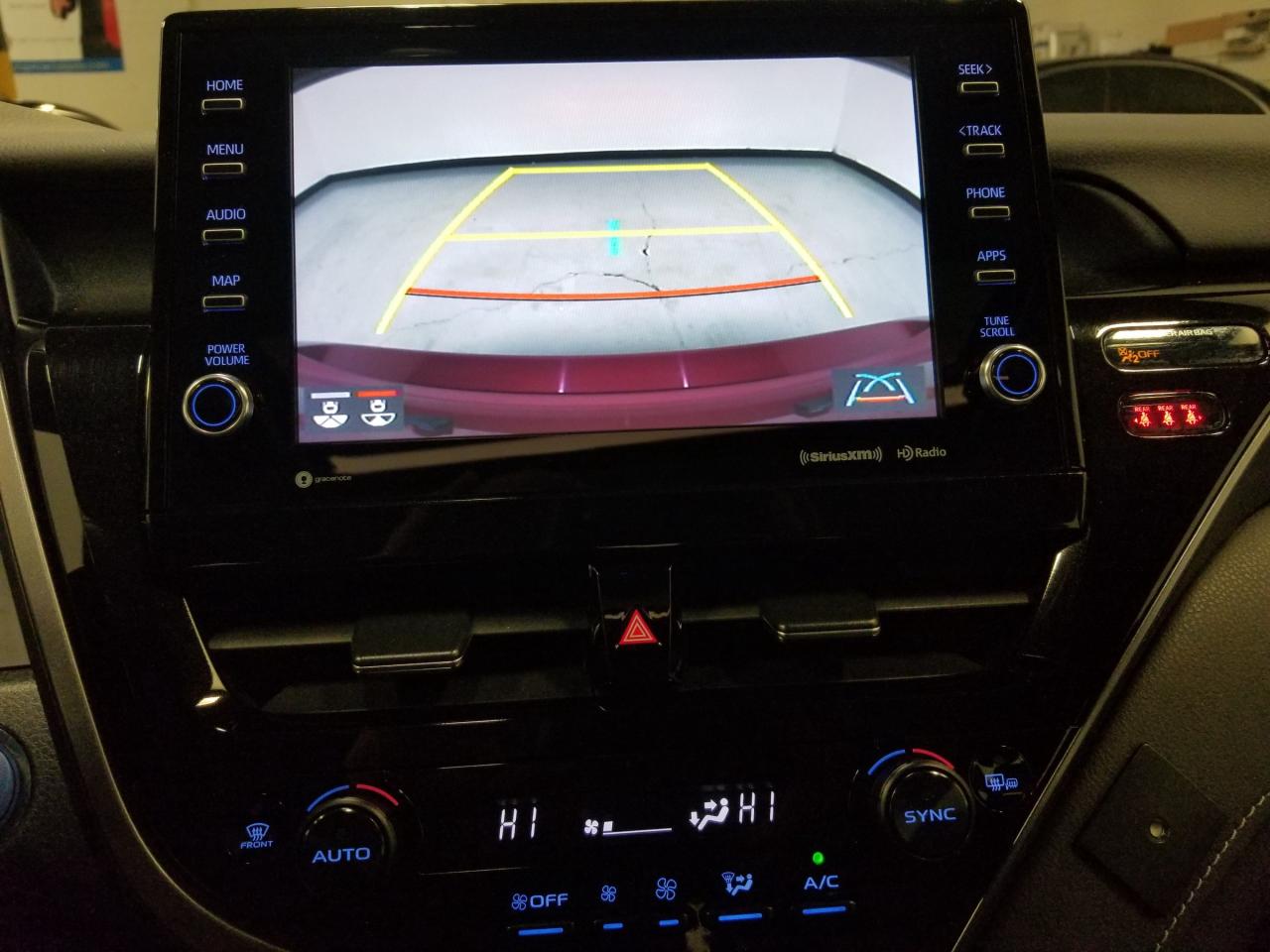 2023 Toyota Camry Hybrid SE 4dr Sedan Photo