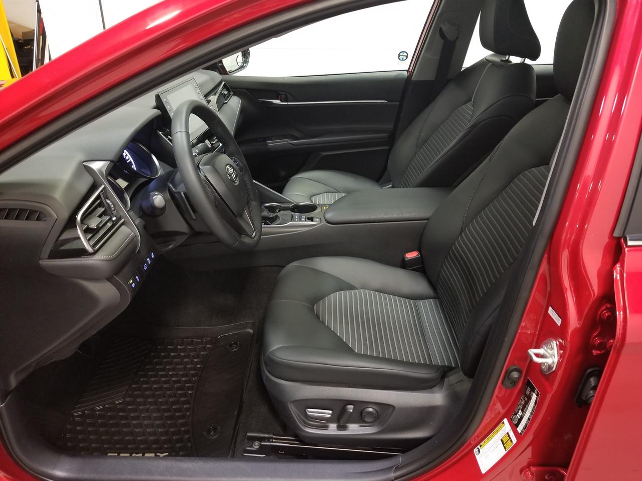 2023 Toyota Camry Hybrid SE 4dr Sedan Photo