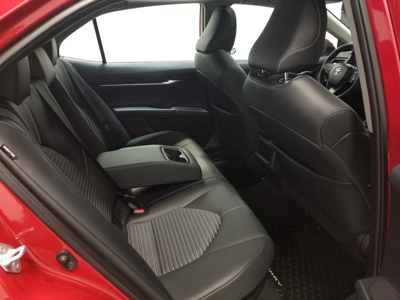 2023 Toyota Camry Hybrid SE 4dr Sedan Photo