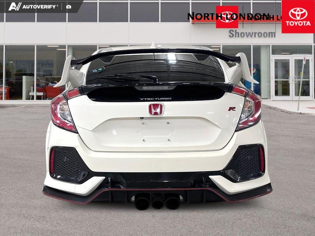 2018 Honda Civic Type R Base 4dr Hatchback Photo