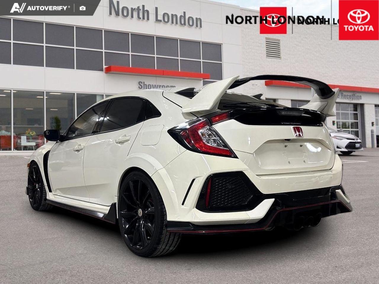 2018 Honda Civic Type R Base 4dr Hatchback Photo