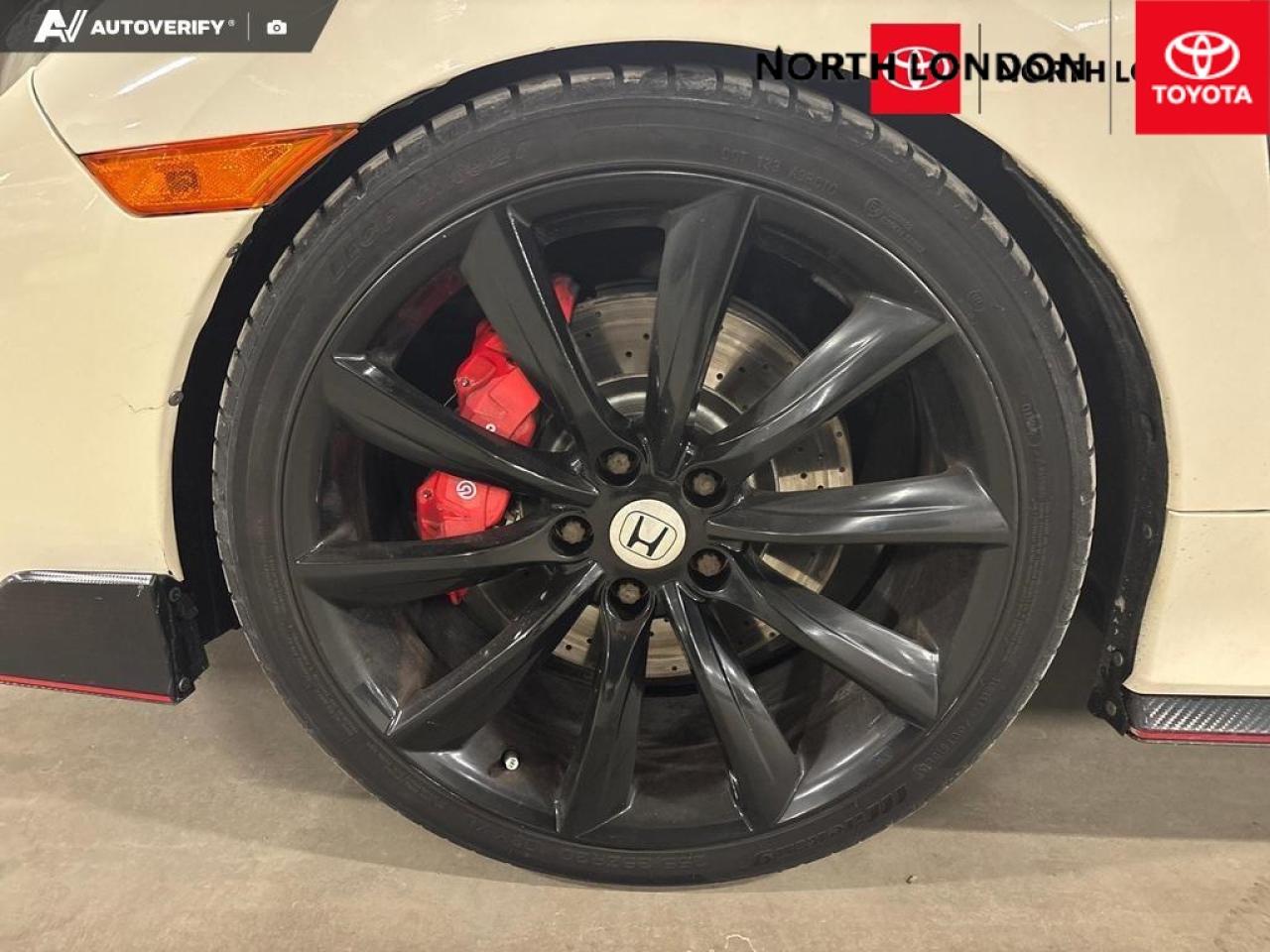 2018 Honda Civic Type R Base 4dr Hatchback Photo