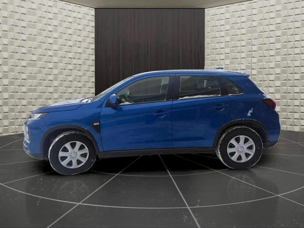 2023 Mitsubishi RVR ES 4dr AWC Photo3