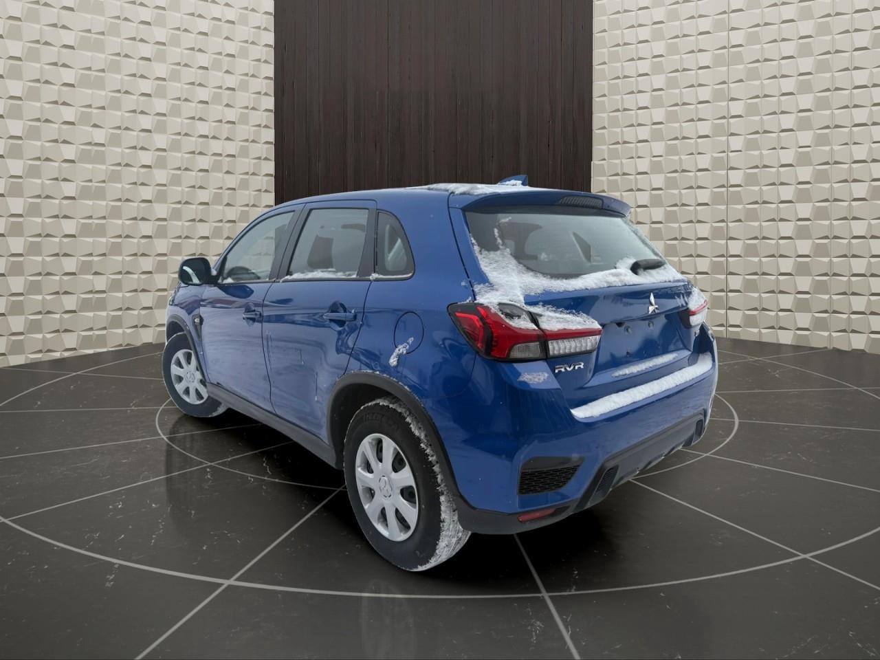2023 Mitsubishi RVR ES 4dr AWC Photo4
