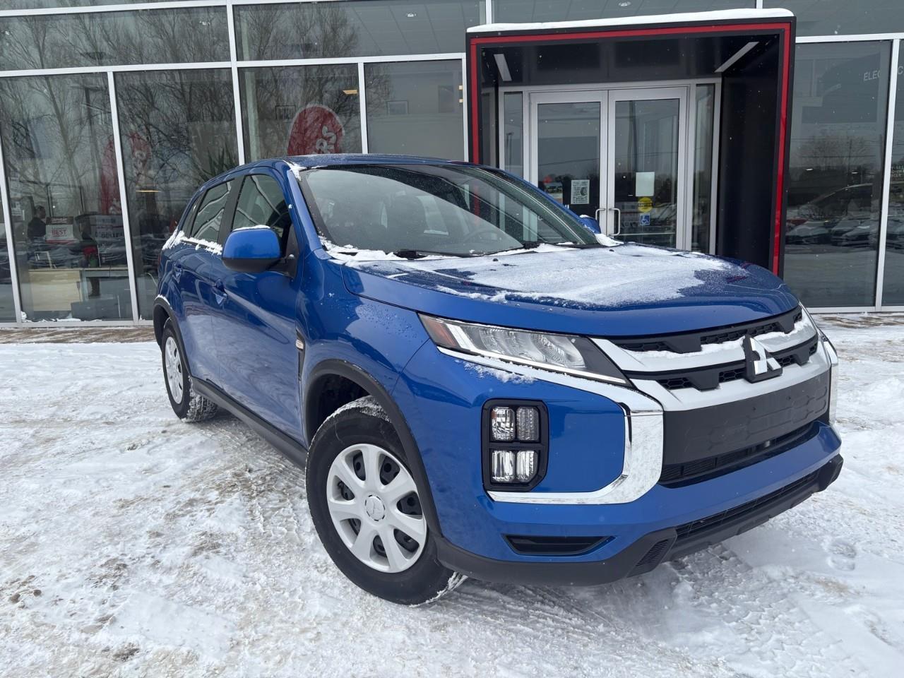 2023 Mitsubishi RVR ES 4dr AWC Photo0