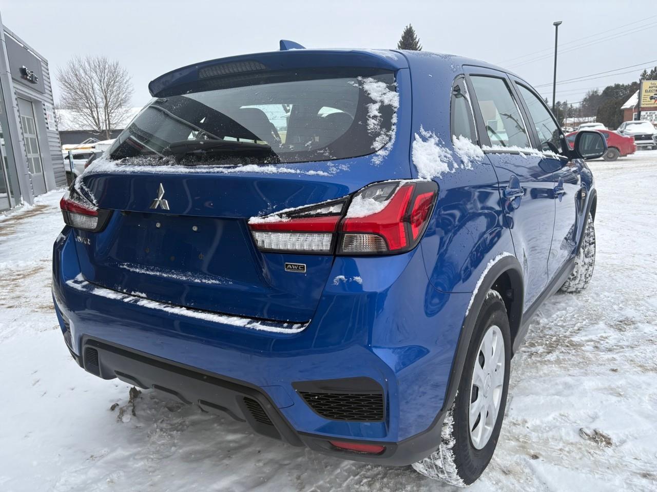 2023 Mitsubishi RVR ES 4dr AWC Photo