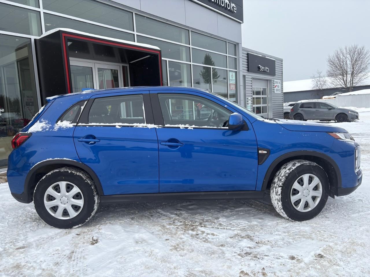 2023 Mitsubishi RVR ES 4dr AWC Photo