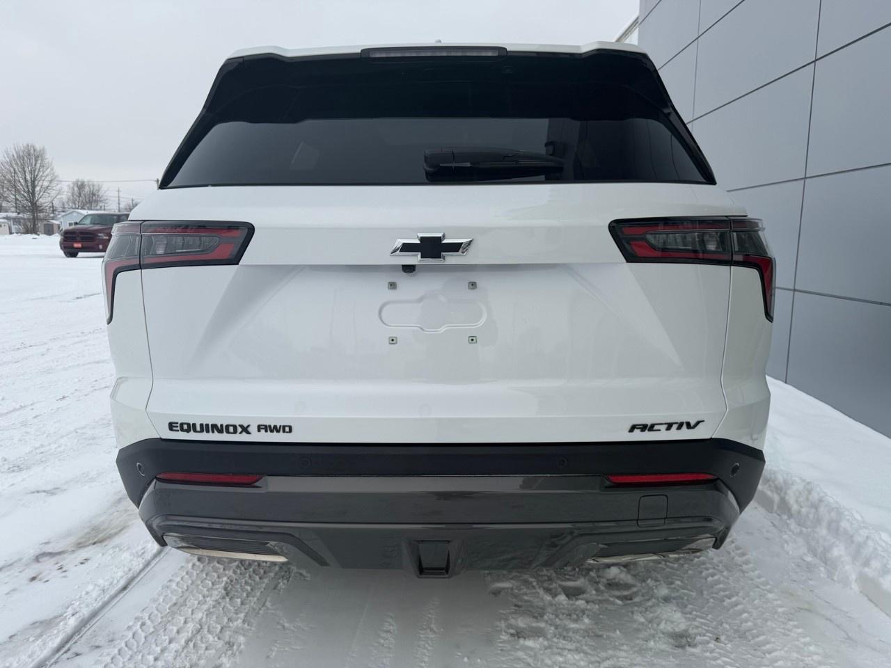 2025 Chevrolet Equinox AWD ACTIV Photo3