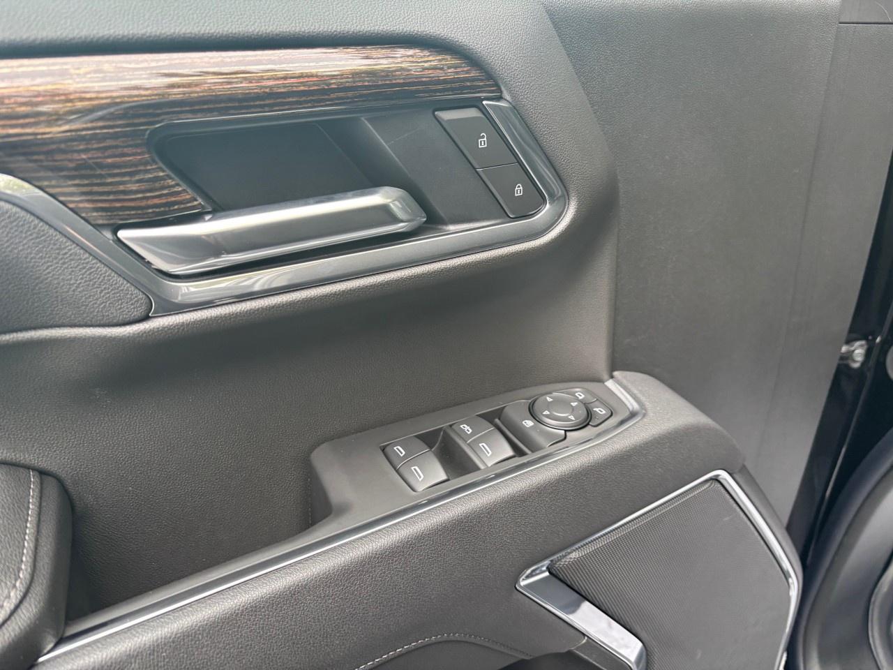 2026 GMC Sierra 1500 Crew Cab Short Box 4-Wheel Drive SLE Photo2