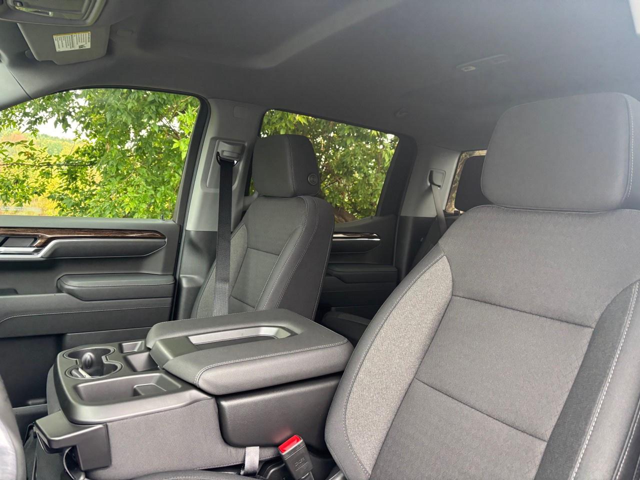 2026 GMC Sierra 1500 Crew Cab Short Box 4-Wheel Drive SLE Photo