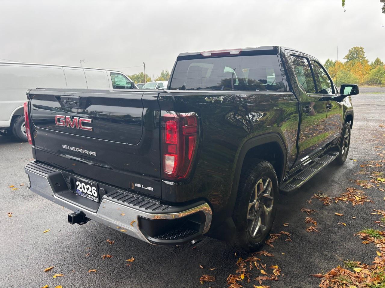 2026 GMC Sierra 1500 Crew Cab Short Box 4-Wheel Drive SLE Photo