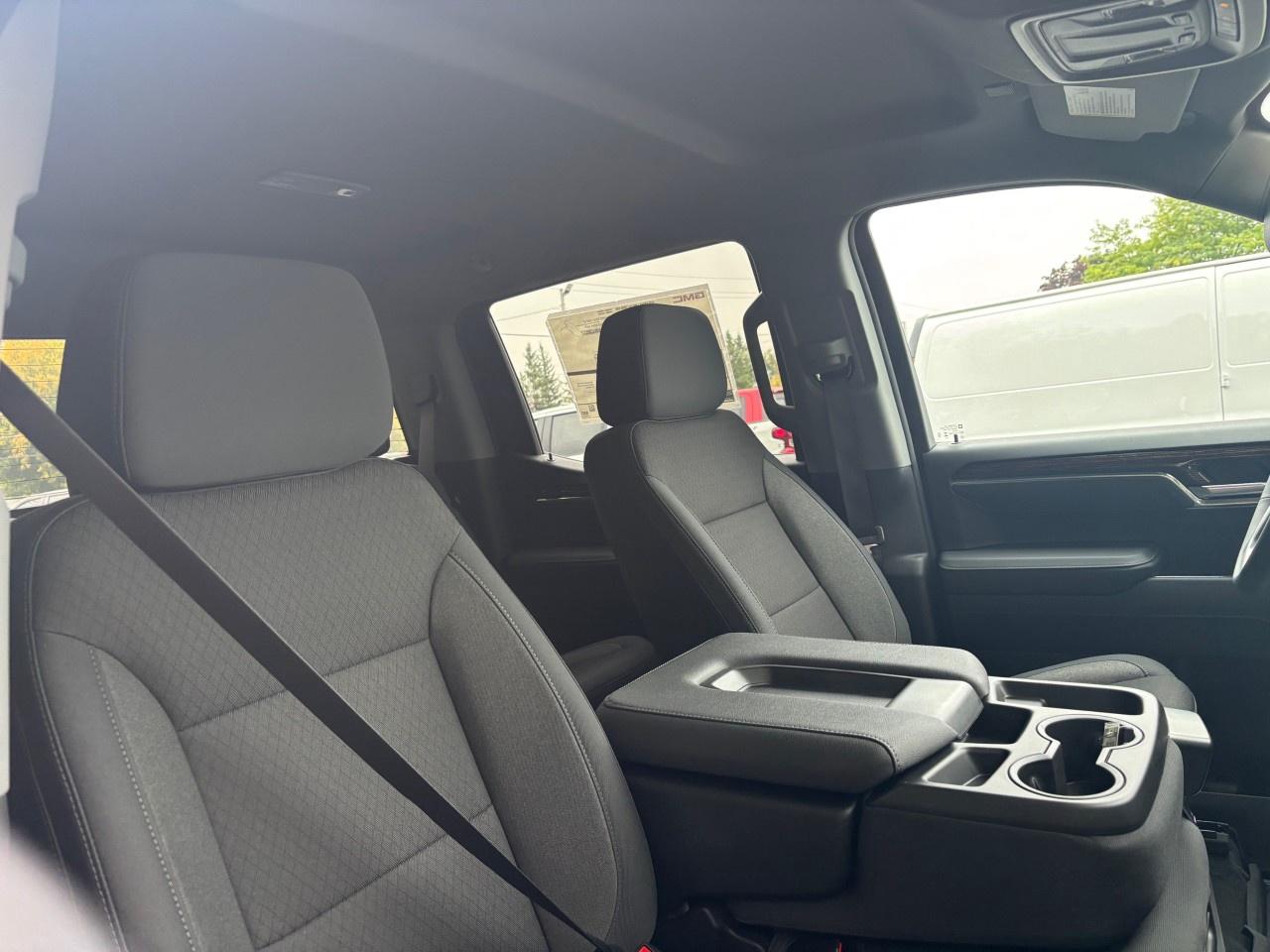 2026 GMC Sierra 1500 Crew Cab Short Box 4-Wheel Drive SLE Photo