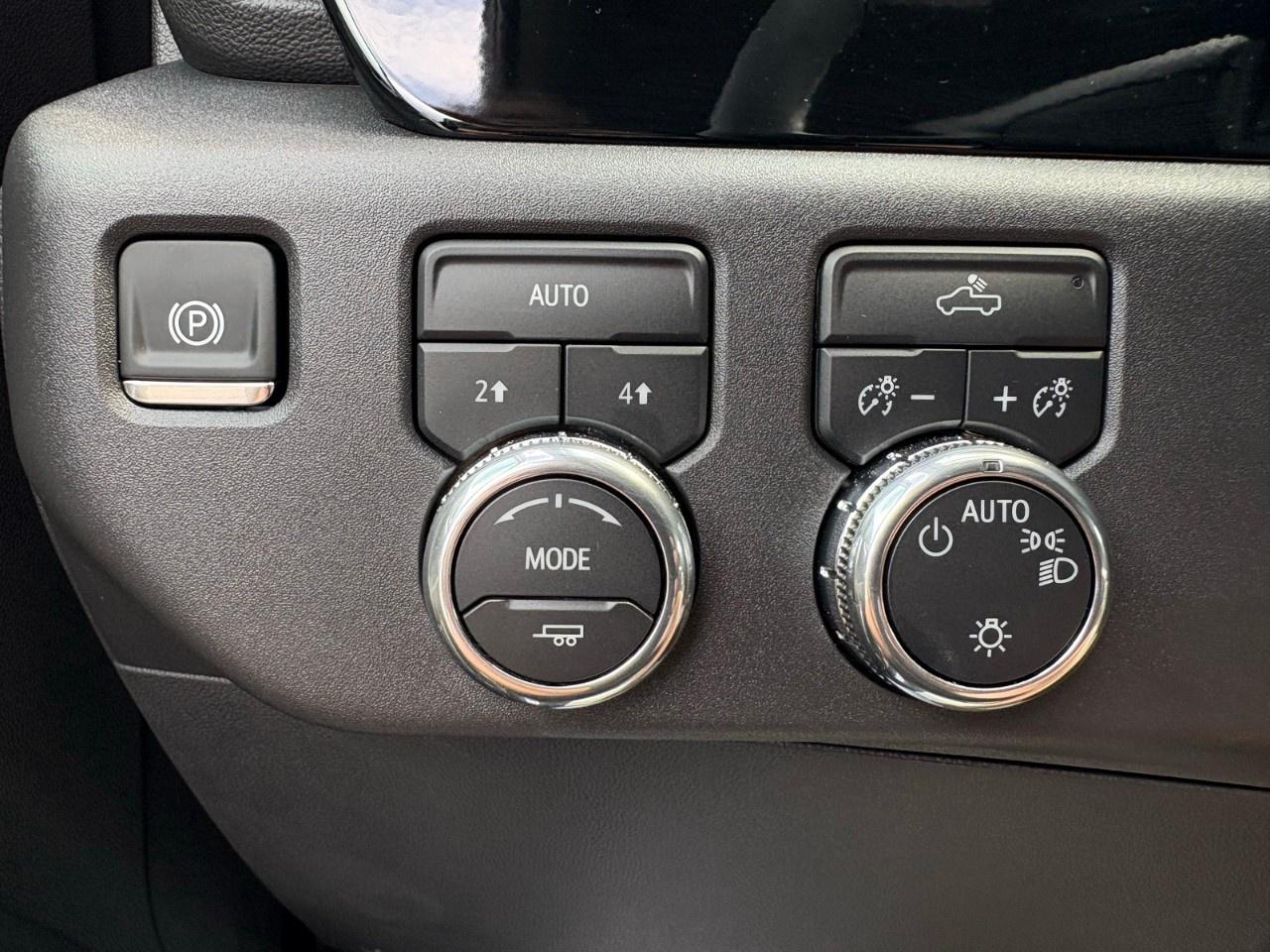 2026 GMC Sierra 1500 Crew Cab Short Box 4-Wheel Drive SLE Photo