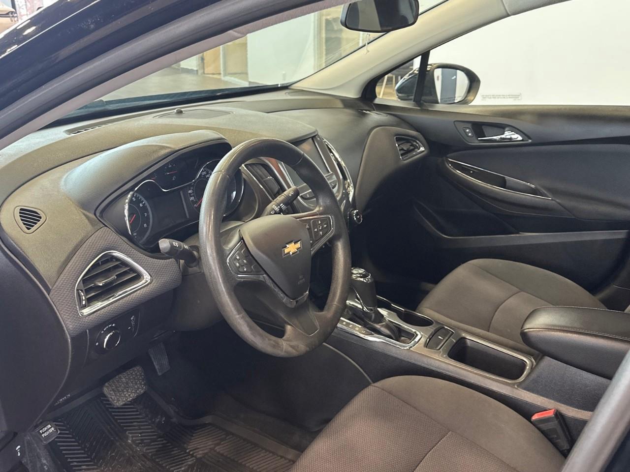 2017 Chevrolet Cruze LT Auto 4dr Sedan Photo