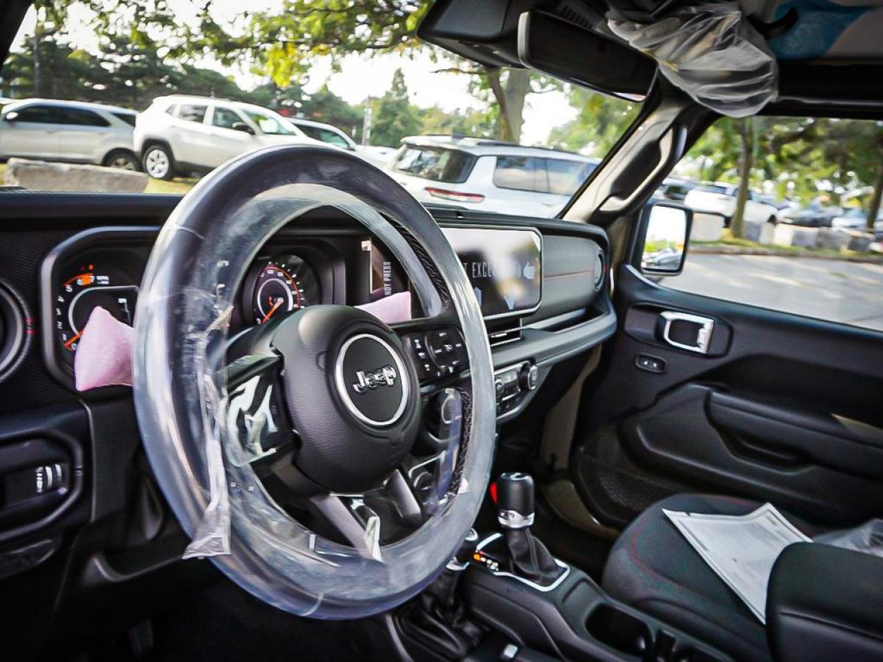 2025 Jeep Wrangler  Photo