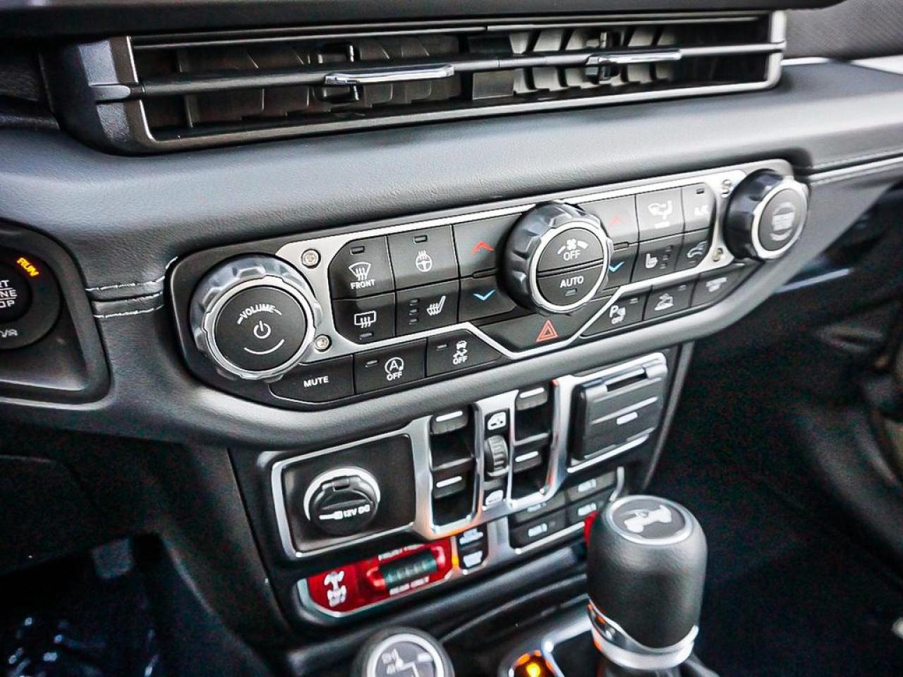 2025 Jeep Wrangler  Photo