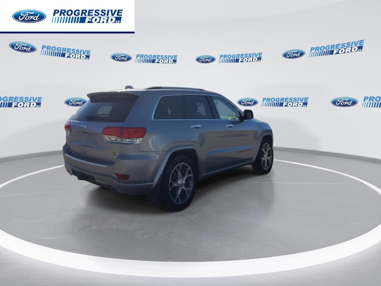 2021 Jeep Grand Cherokee Overland 4dr 4x4 Photo