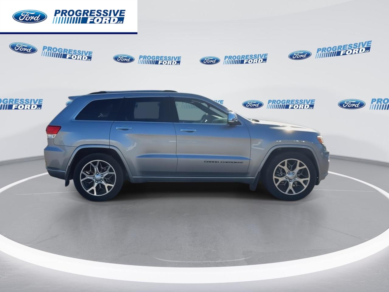 2021 Jeep Grand Cherokee Overland 4dr 4x4 Photo
