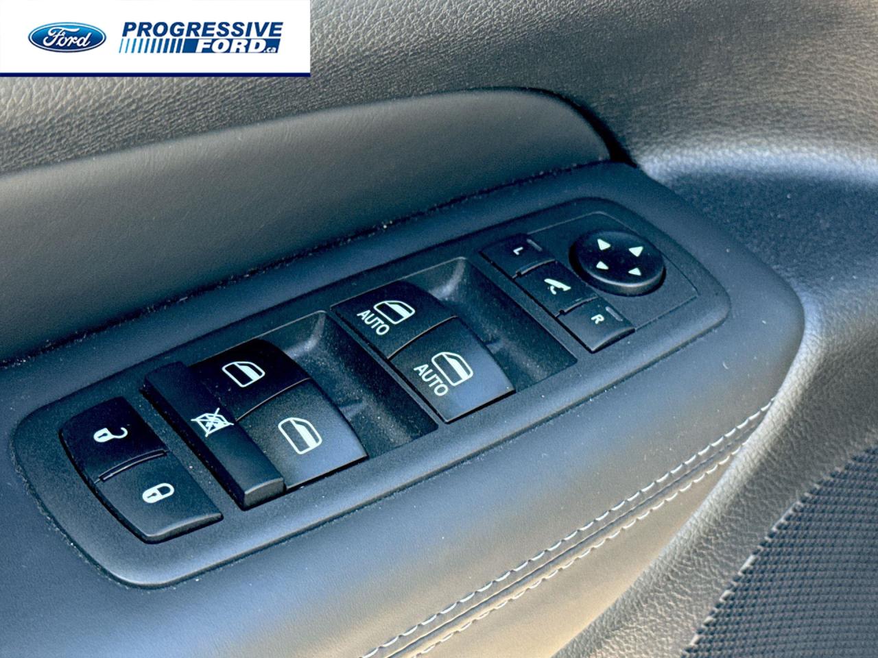 2021 Jeep Grand Cherokee Overland 4dr 4x4 Photo