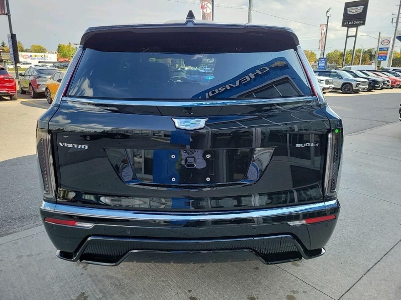 2026 Cadillac VISTIQ Platinum 4dr All-Wheel Drive Photo