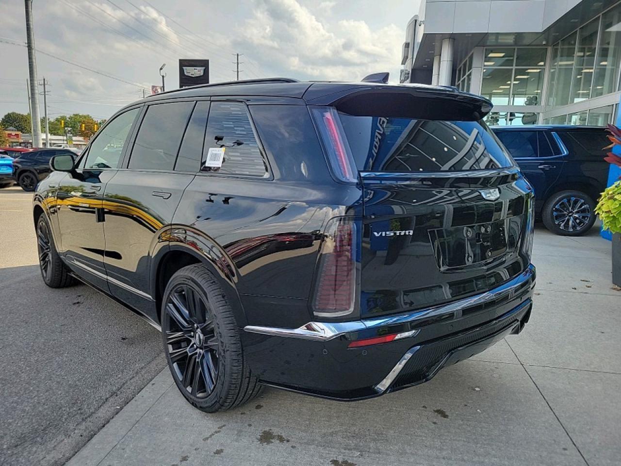 2026 Cadillac VISTIQ Platinum 4dr All-Wheel Drive Photo