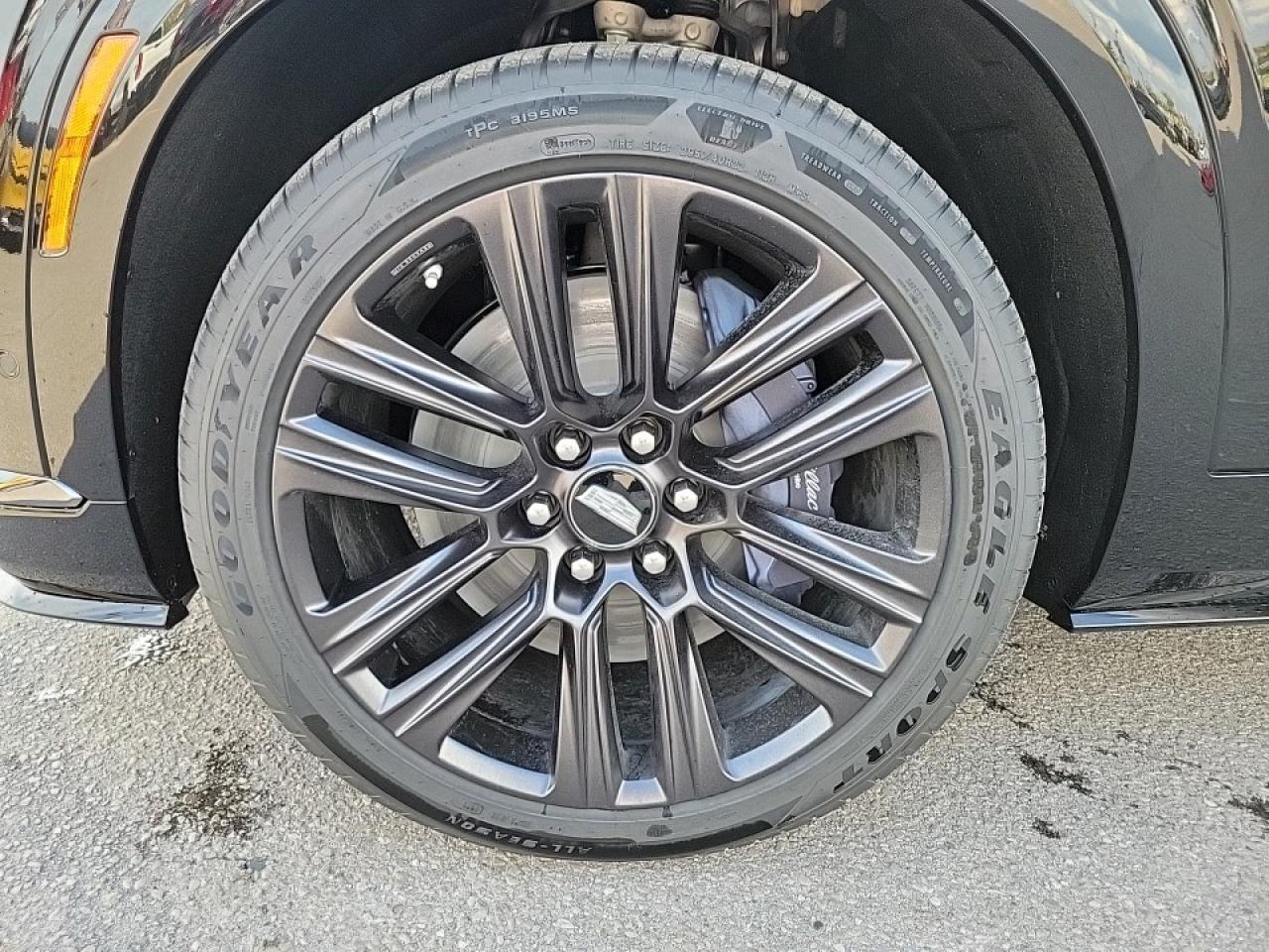 2026 Cadillac VISTIQ Platinum 4dr All-Wheel Drive Photo