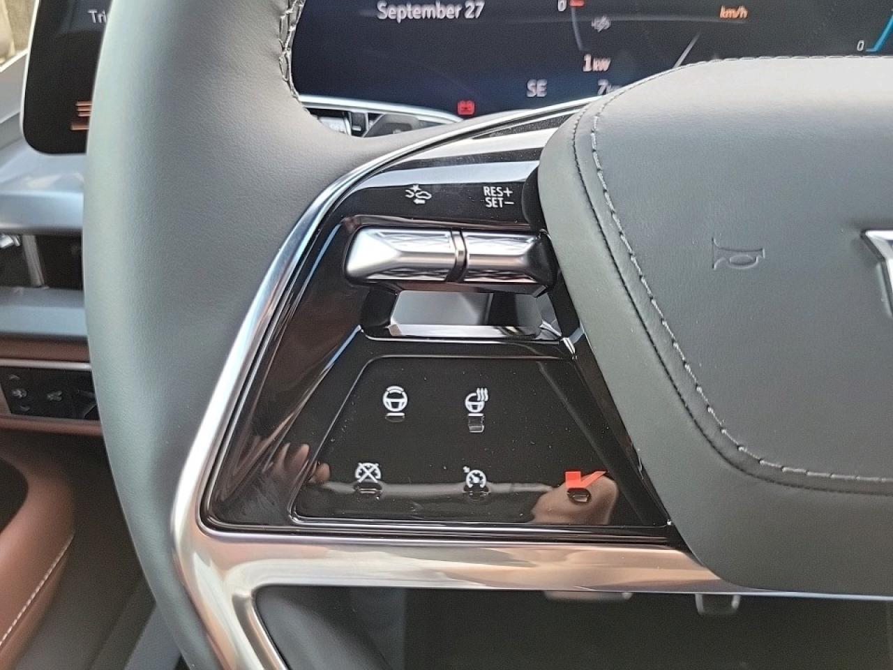 2026 Cadillac VISTIQ Platinum 4dr All-Wheel Drive Photo