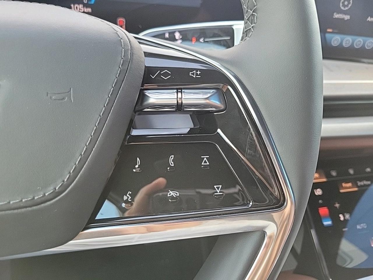 2026 Cadillac VISTIQ Platinum 4dr All-Wheel Drive Photo