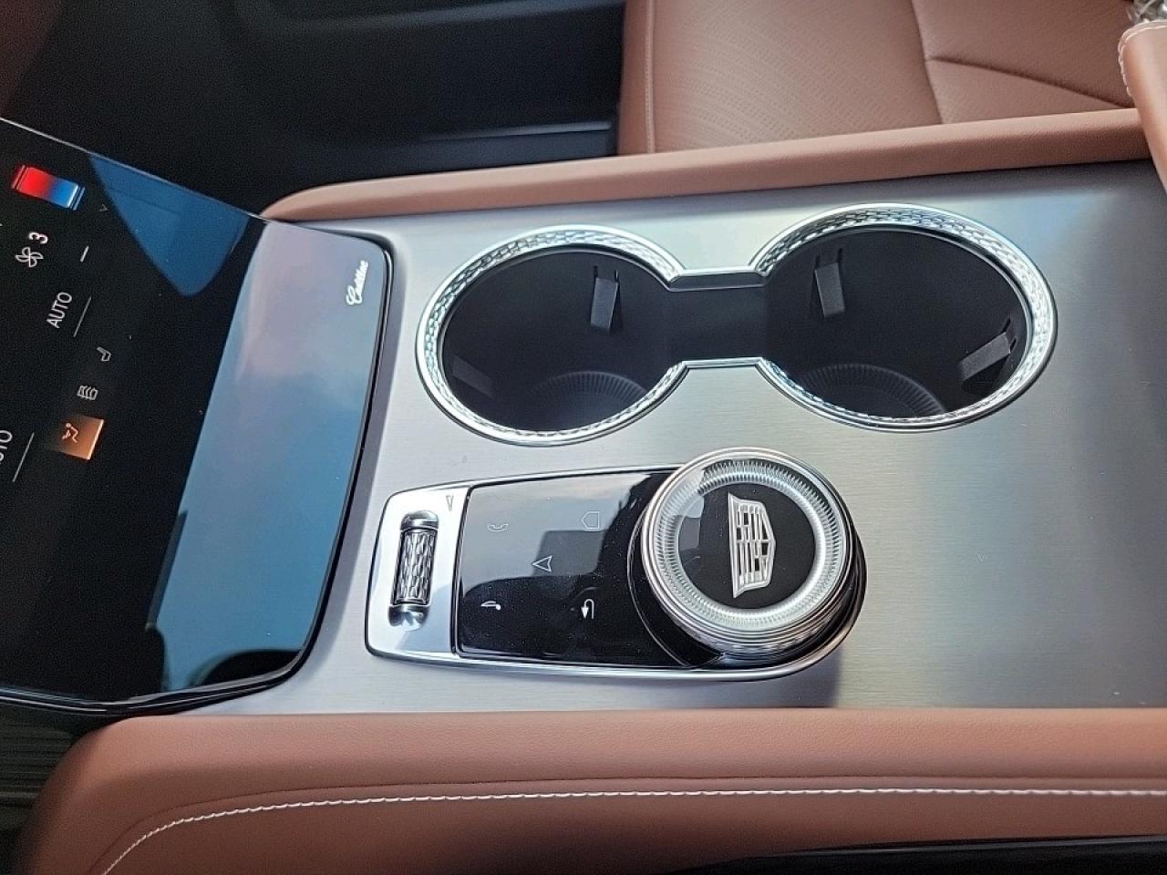 2026 Cadillac VISTIQ Platinum 4dr All-Wheel Drive Photo