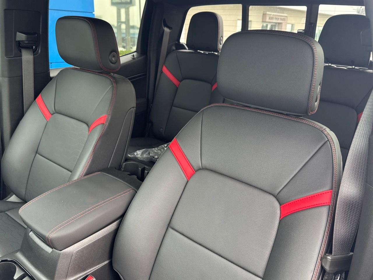 2025 Chevrolet Colorado Crew Cab Short Box 4-Wheel Drive Z71 Photo