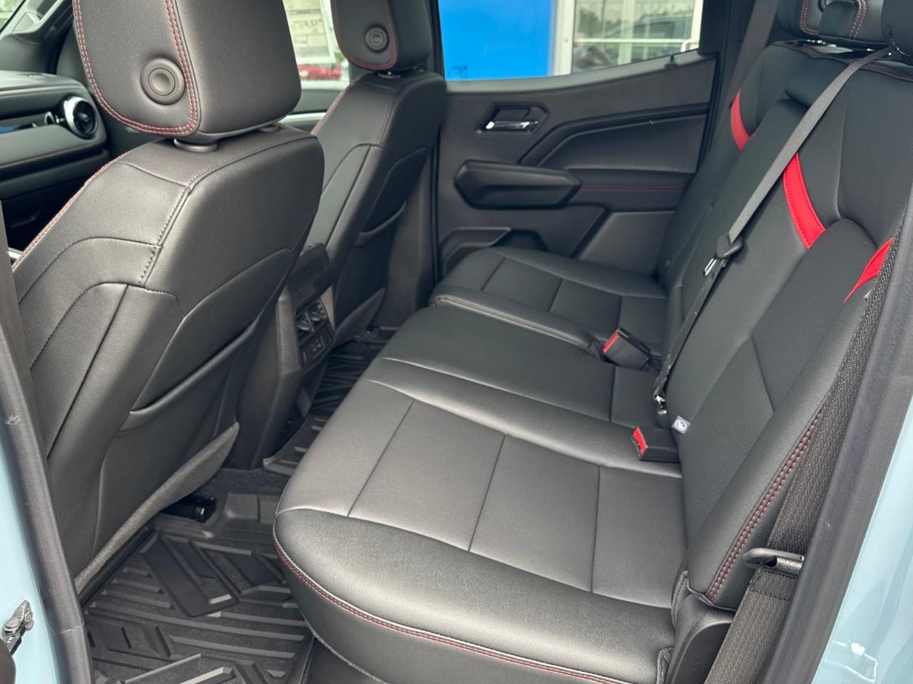 2025 Chevrolet Colorado Crew Cab Short Box 4-Wheel Drive Z71 Photo