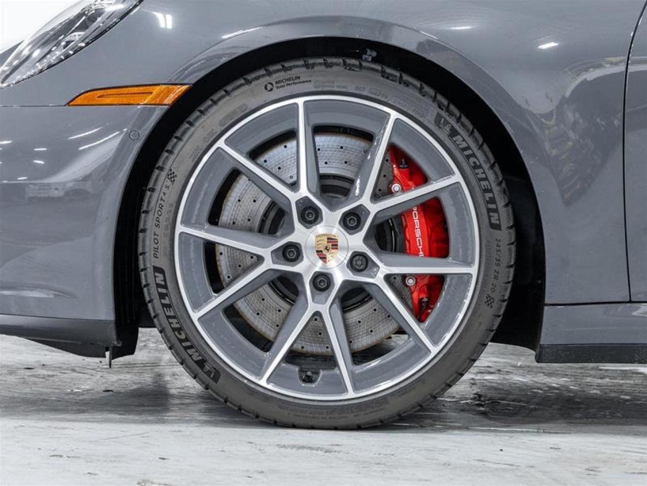 2025 Porsche 911  Photo4