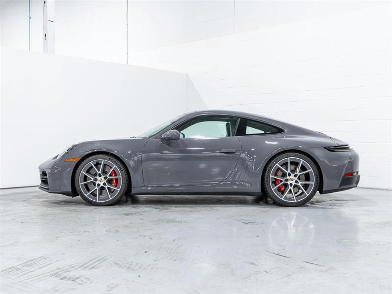 2025 Porsche 911  Photo5