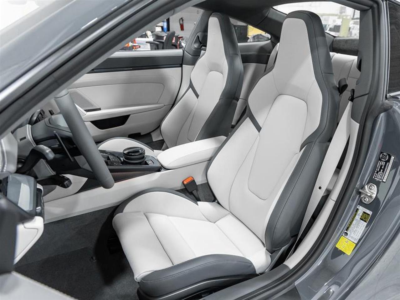 2025 Porsche 911  Photo