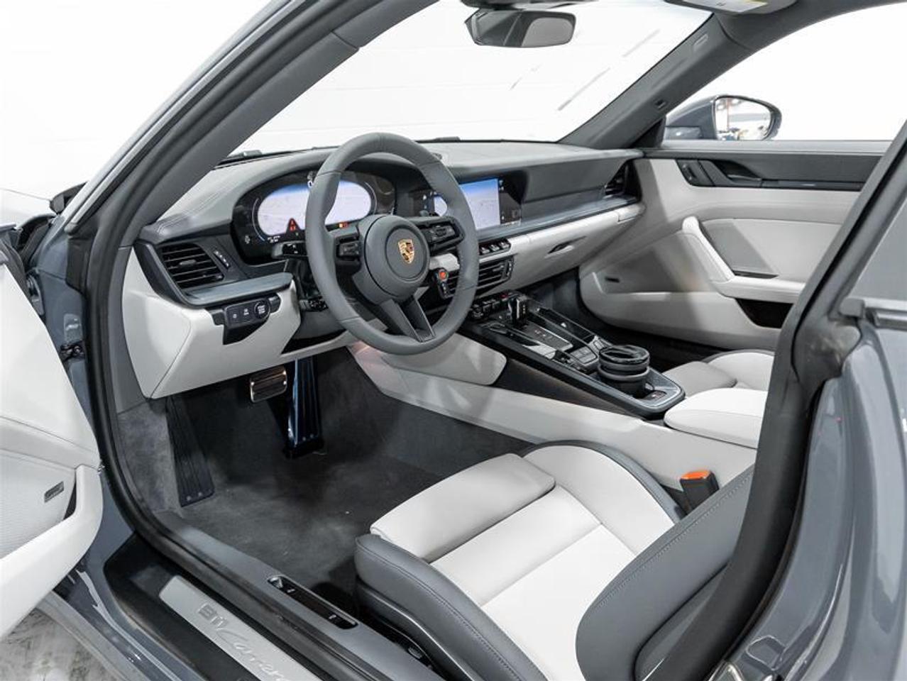 2025 Porsche 911  Photo