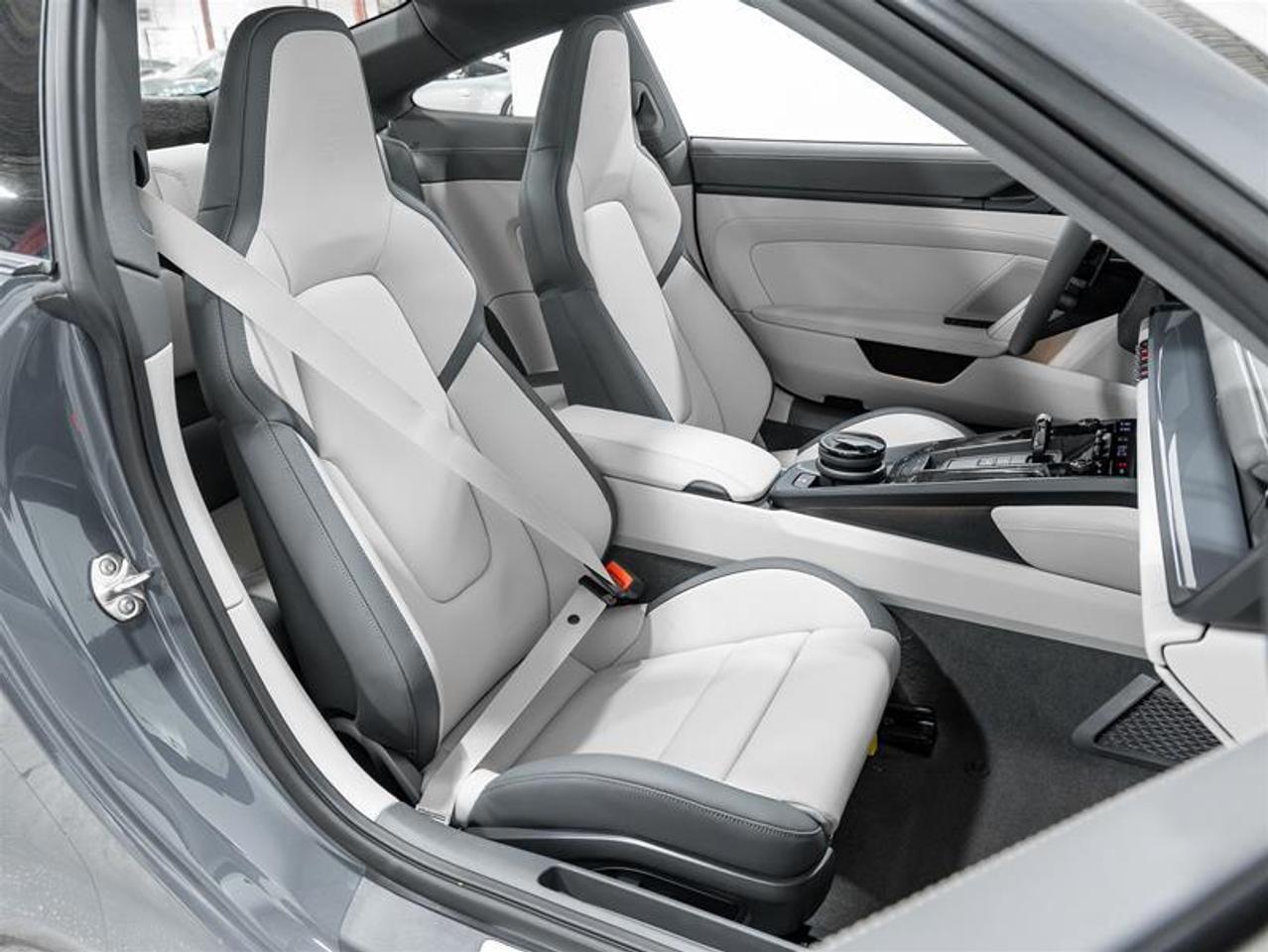 2025 Porsche 911  Photo