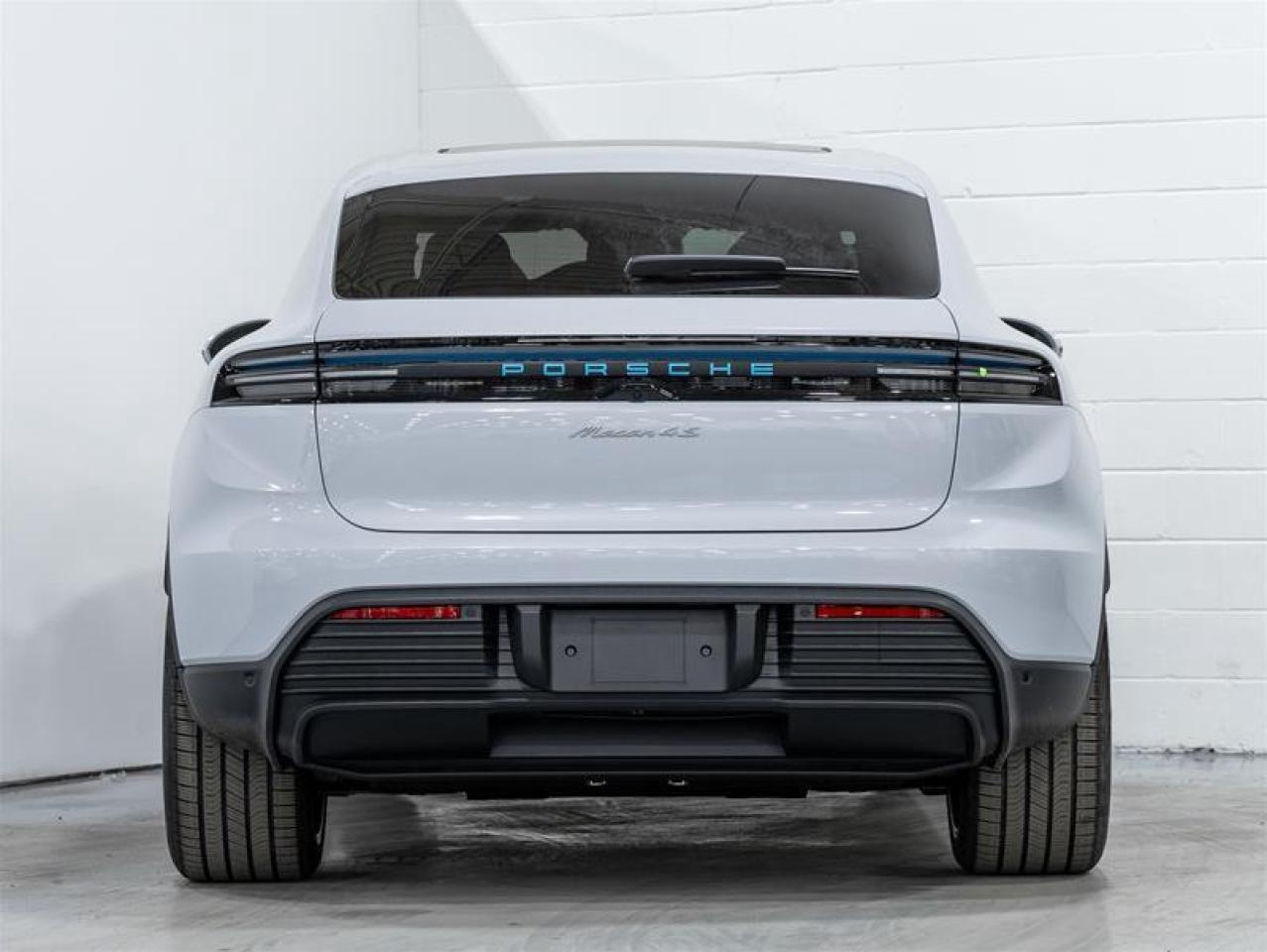 2025 Porsche Macan  Photo