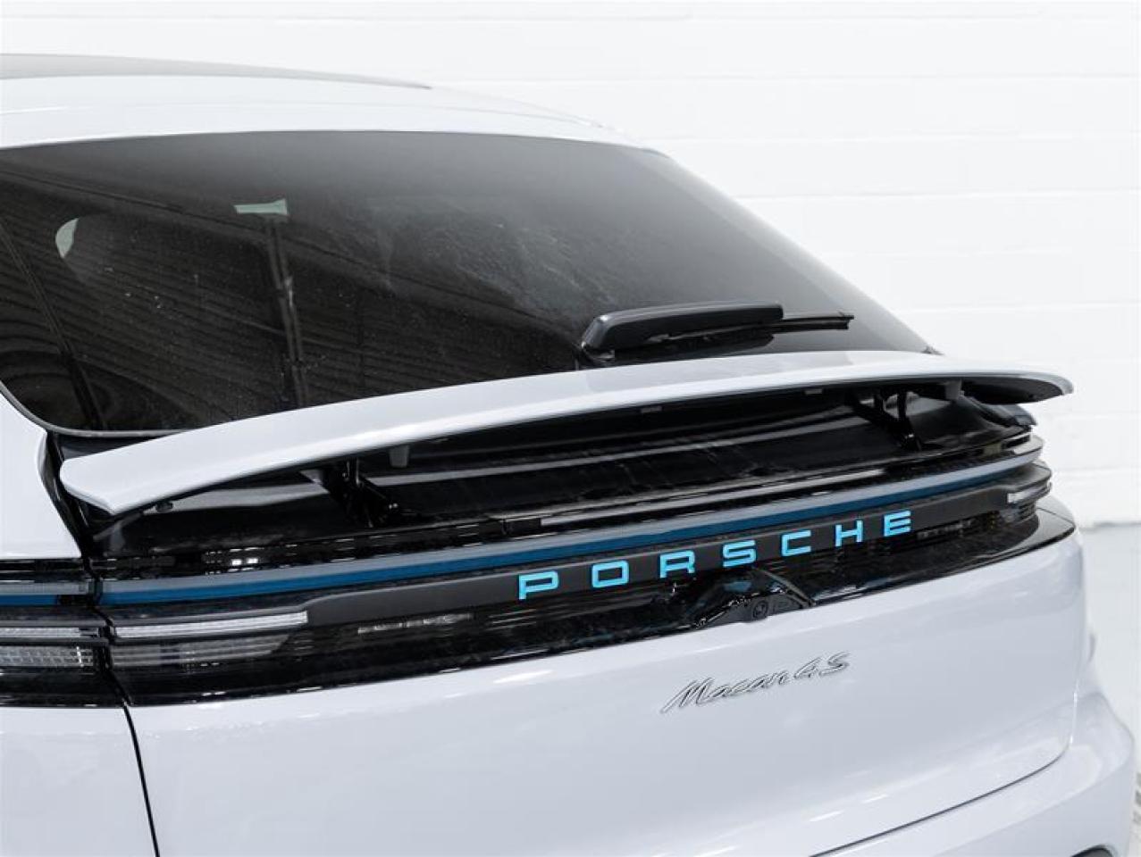 2025 Porsche Macan  Photo