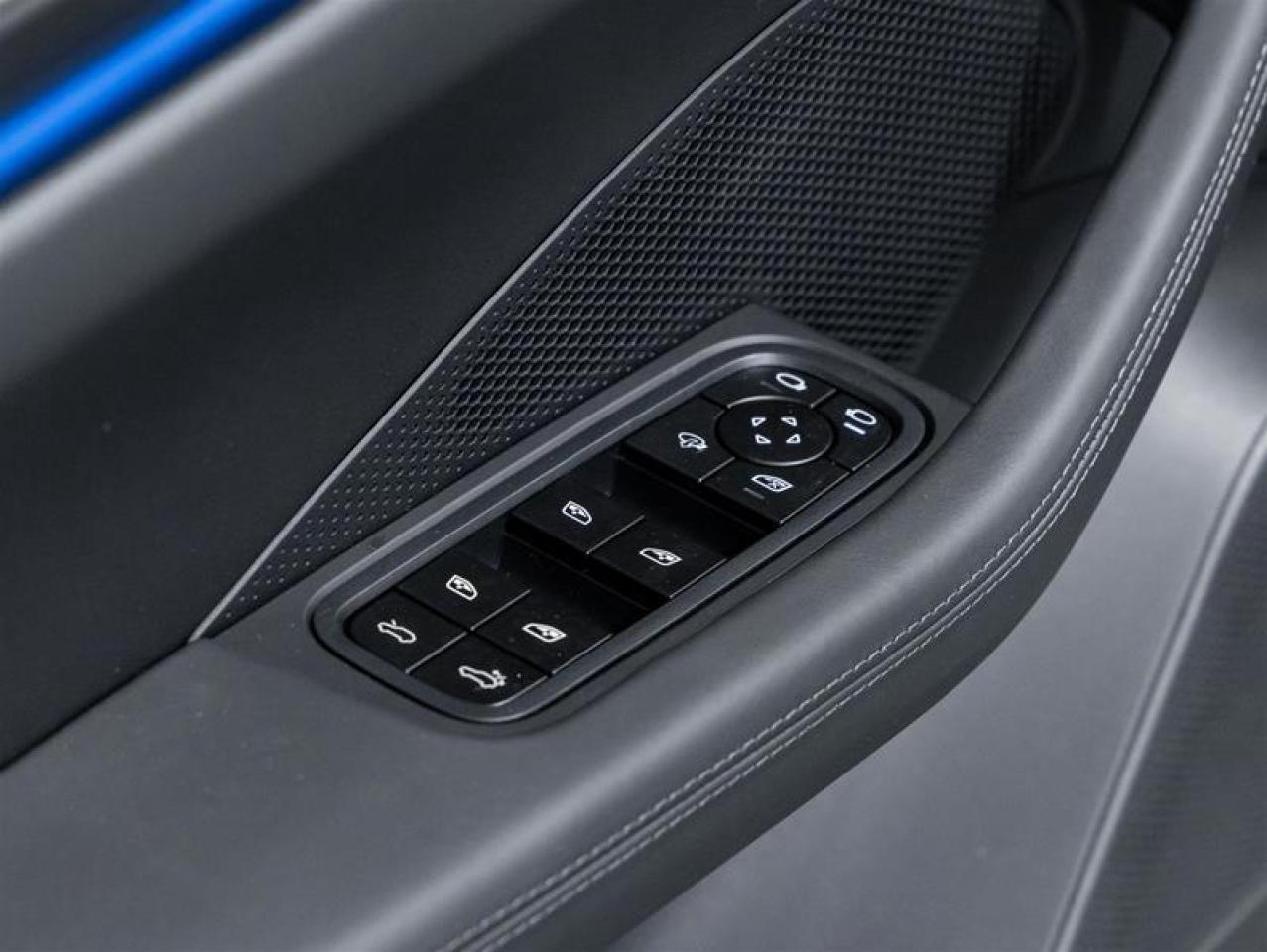 2025 Porsche Macan  Photo