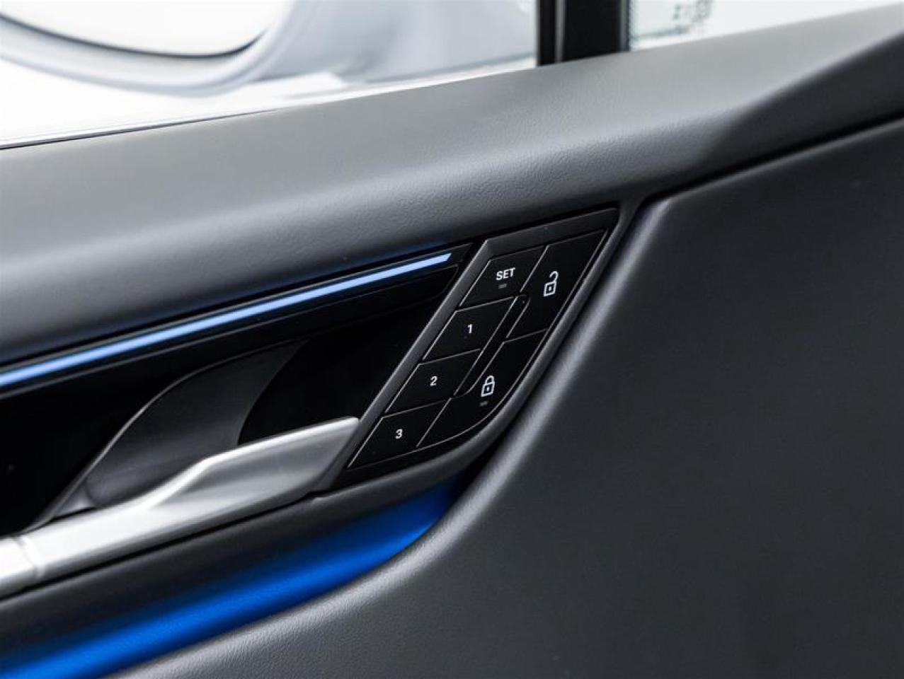 2025 Porsche Macan  Photo