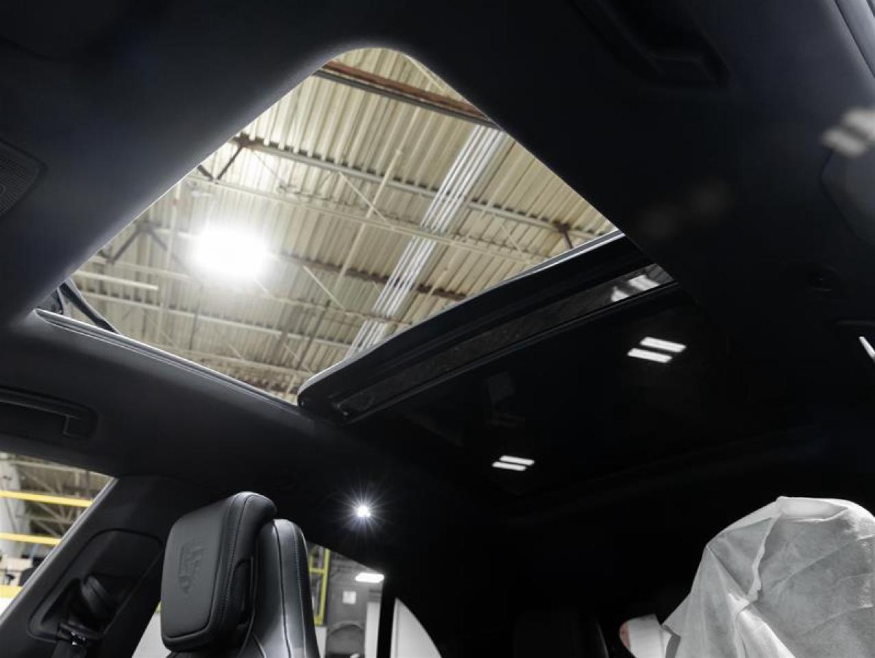 2025 Porsche Macan  Photo