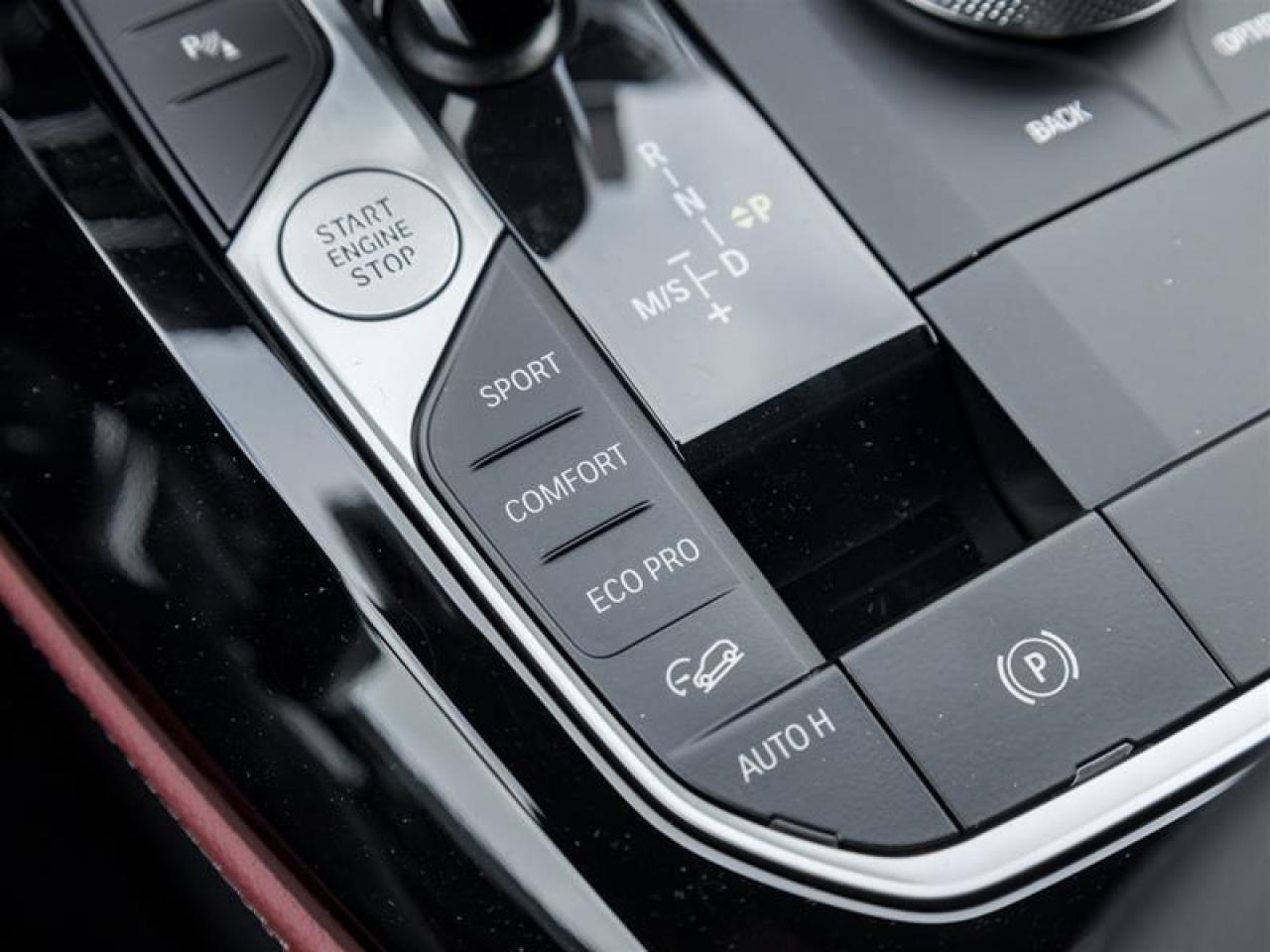 2025 BMW X4 M40i xDrive 4dr All-Wheel Drive Sports Activity Coupe Photo