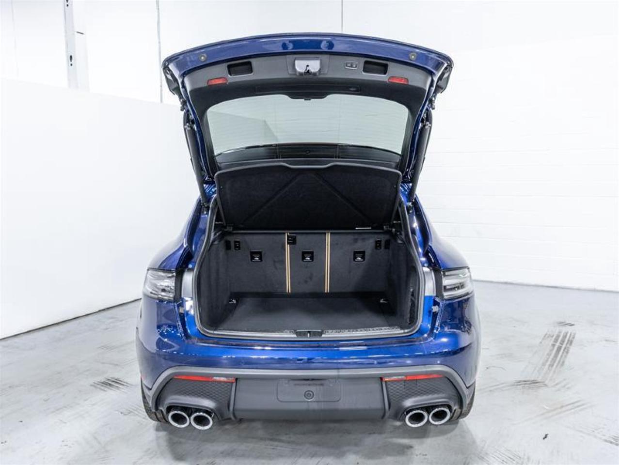 2025 Porsche Macan  Photo
