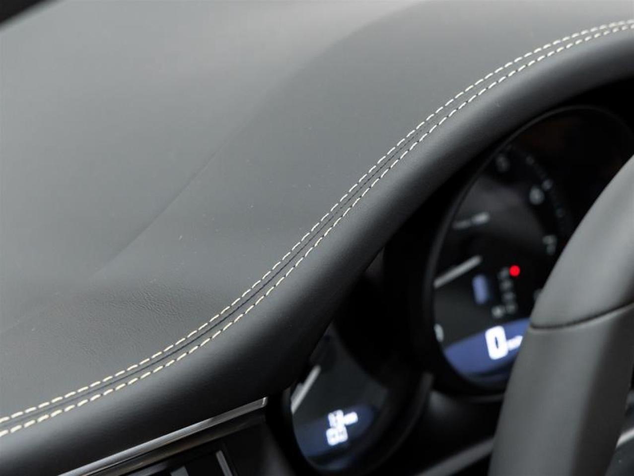 2025 Porsche Macan  Photo