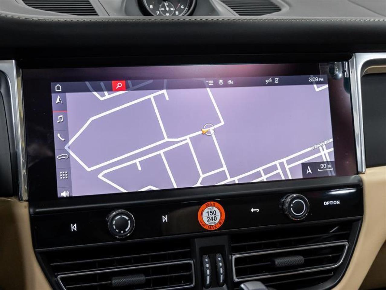 2025 Porsche Macan  Photo