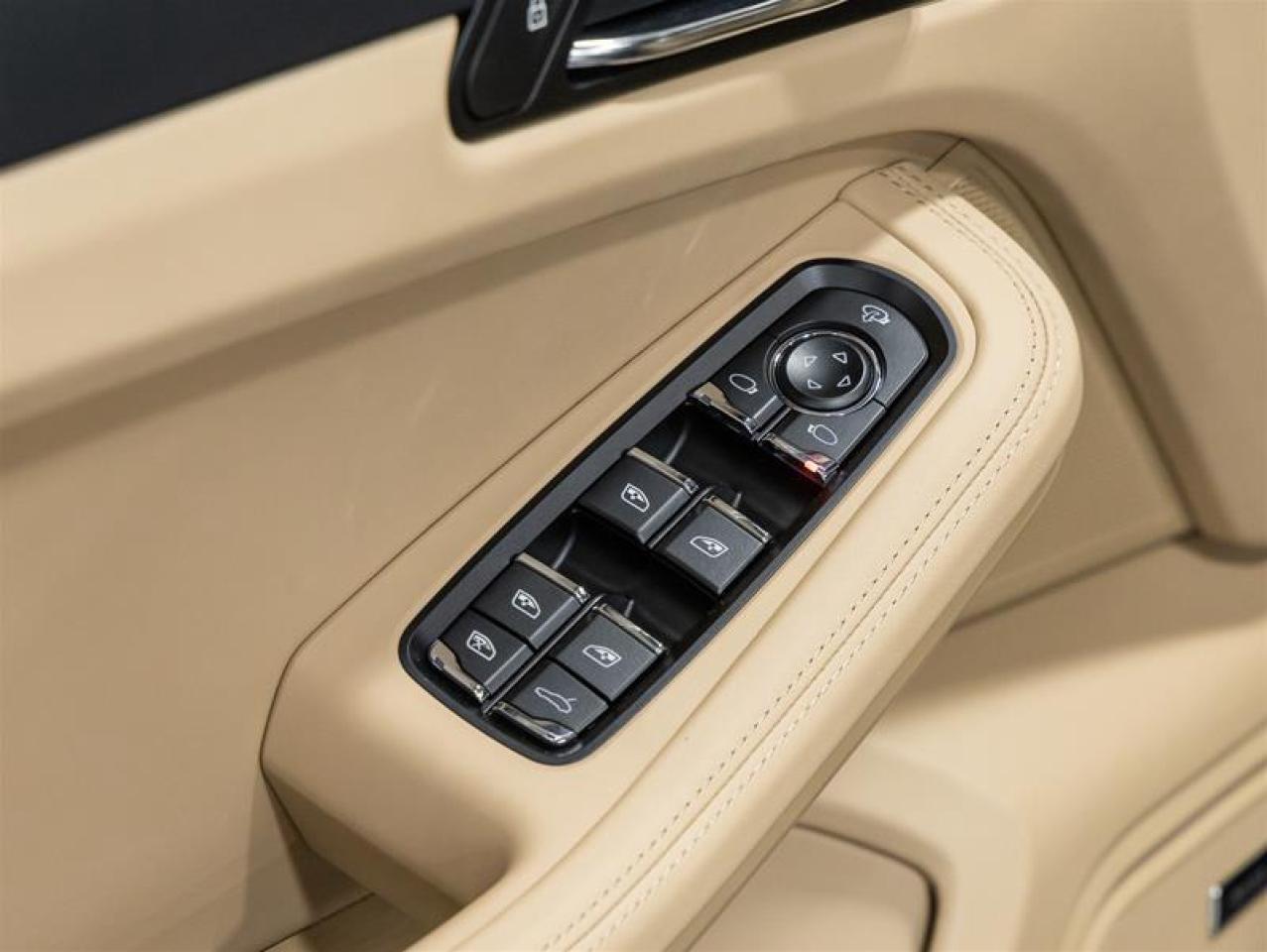 2025 Porsche Macan  Photo