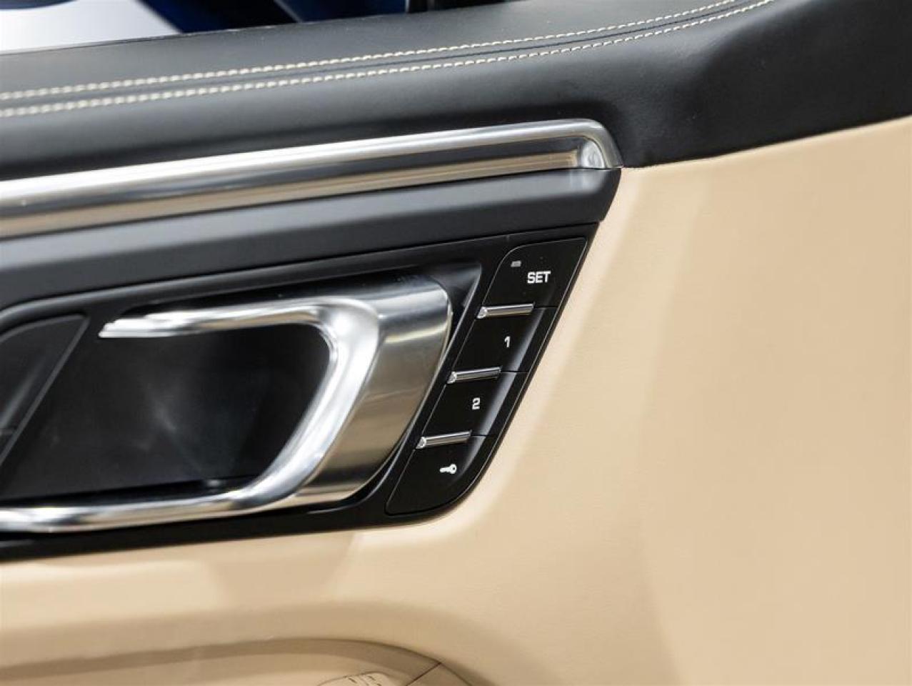 2025 Porsche Macan  Photo