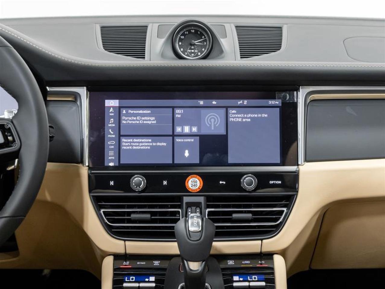 2025 Porsche Macan  Photo