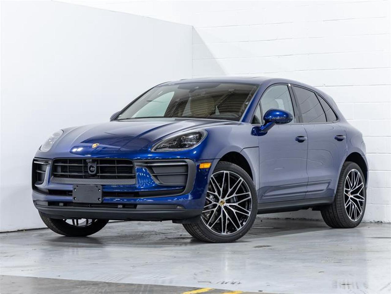 2025 Porsche Macan  Photo0