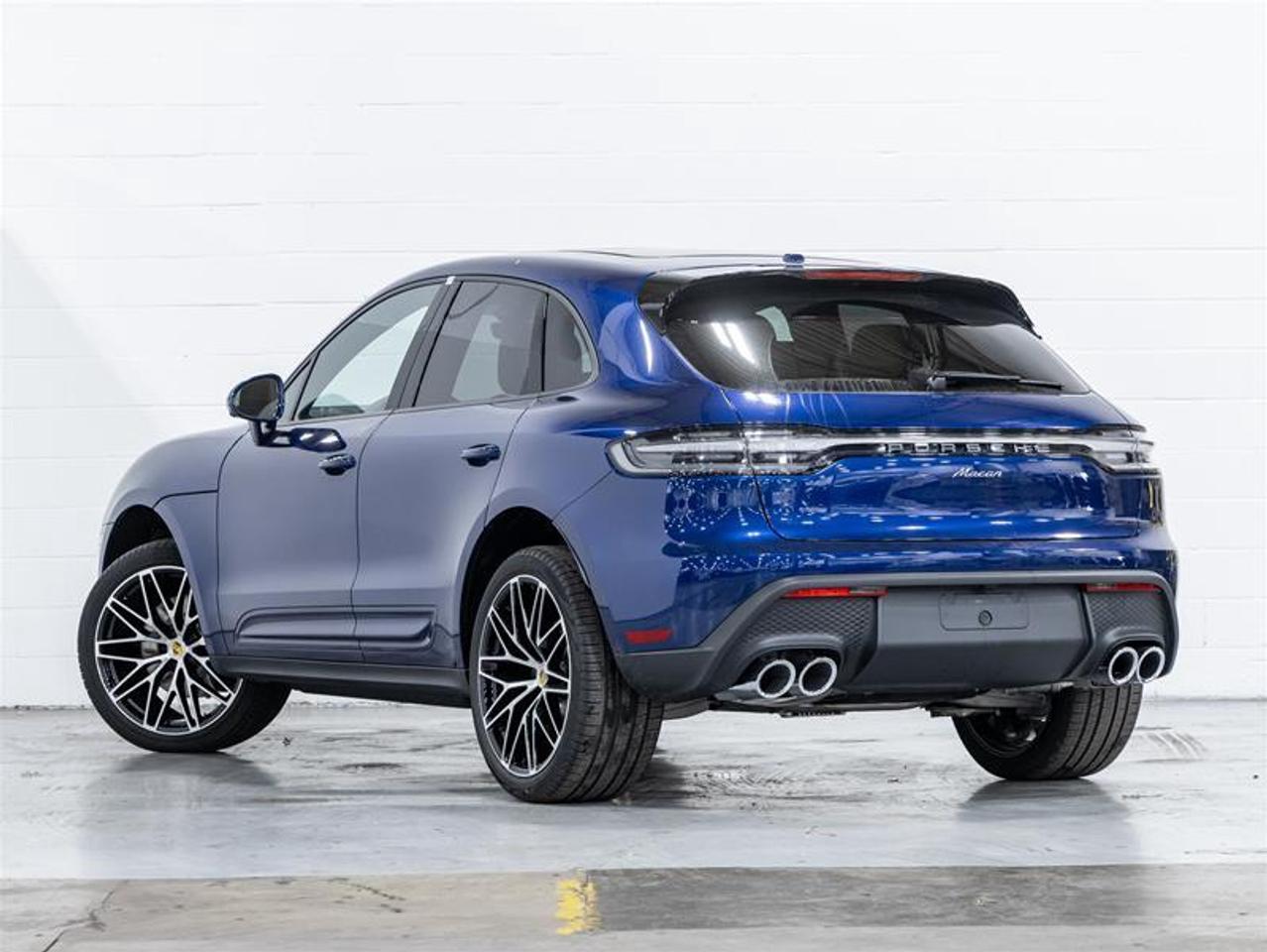 2025 Porsche Macan  Photo2
